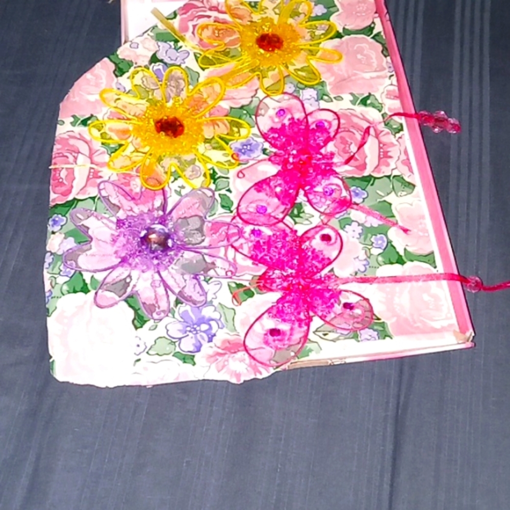 Flowers 💐 and butterfly 🦋 household items
